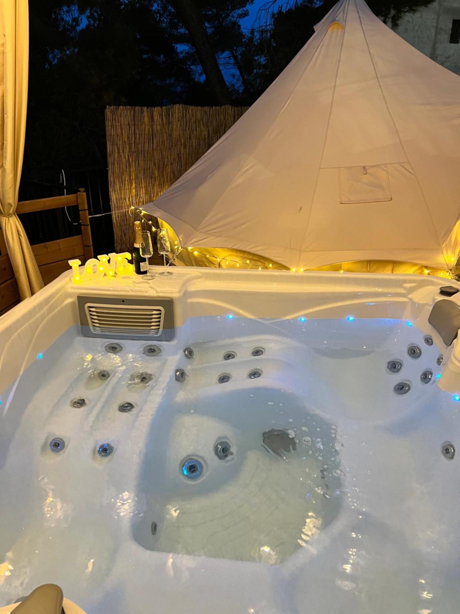 Love Room Tente Lodge Spa Mfg Chez C&C, Exclusivement Reservee Aux Adultes Cantaron Exterior foto