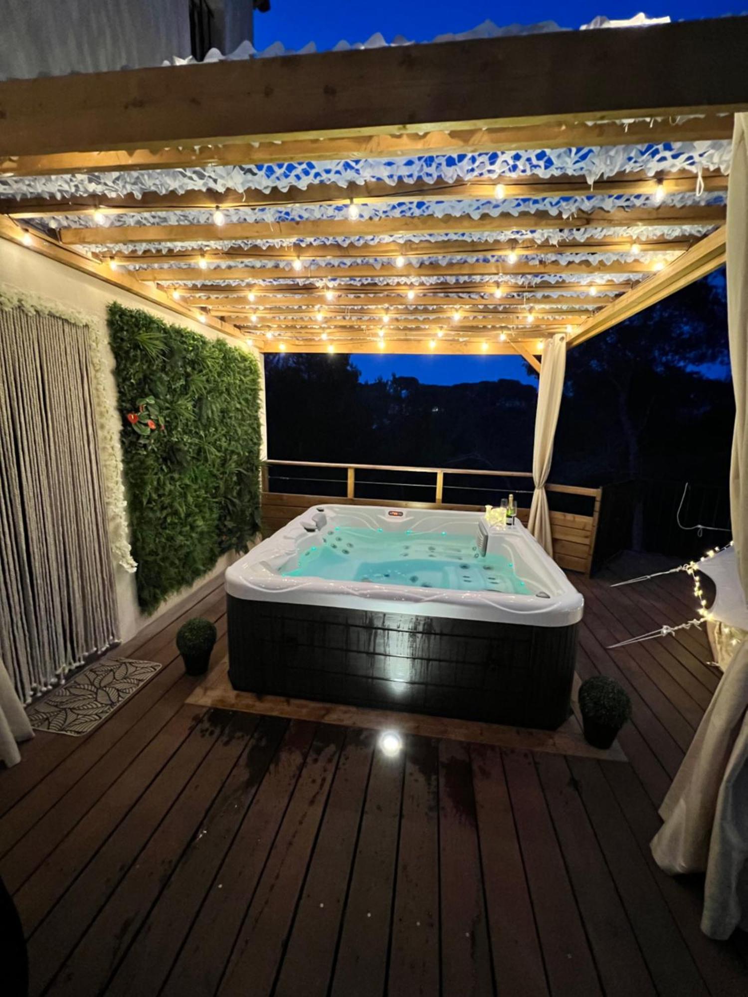 Love Room Tente Lodge Spa Mfg Chez C&C, Exclusivement Reservee Aux Adultes Cantaron Exterior foto