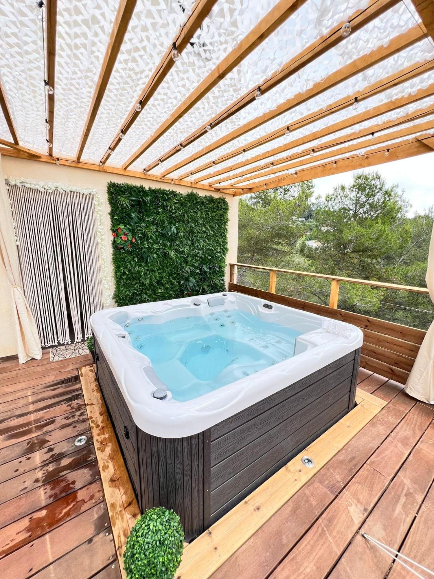 Love Room Tente Lodge Spa Mfg Chez C&C, Exclusivement Reservee Aux Adultes Cantaron Exterior foto