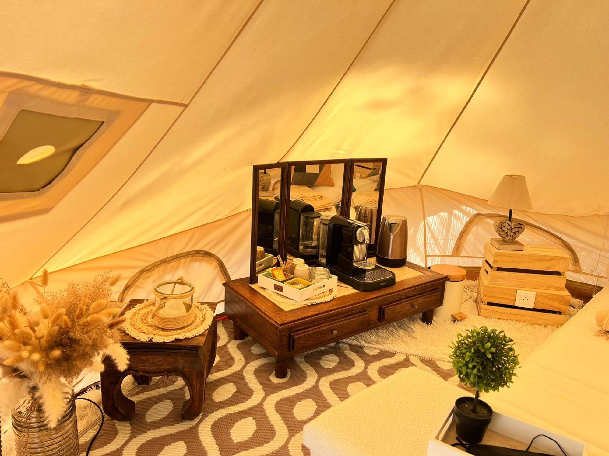 Love Room Tente Lodge Spa Mfg Chez C&C, Exclusivement Reservee Aux Adultes Cantaron Exterior foto