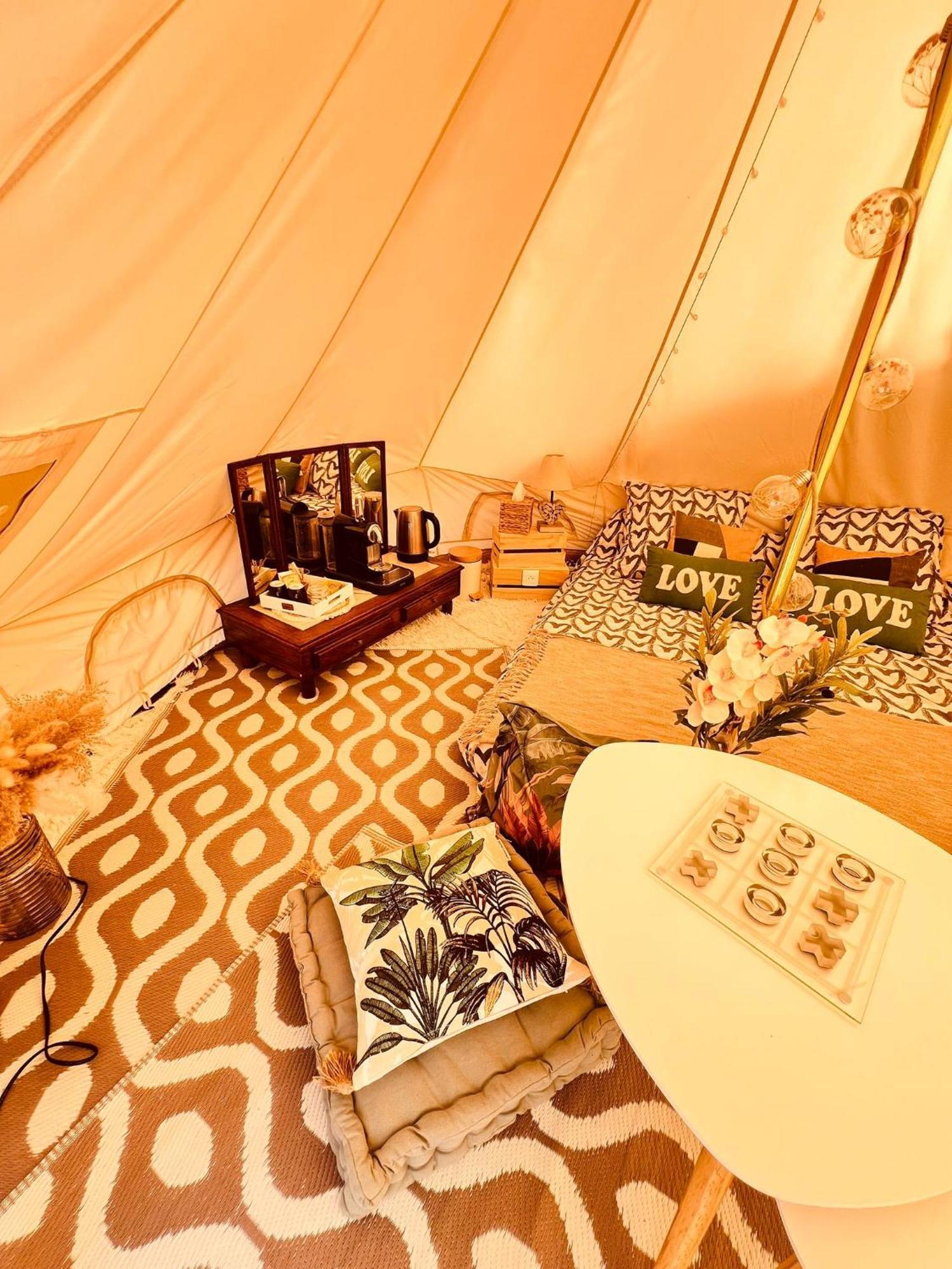 Love Room Tente Lodge Spa Mfg Chez C&C, Exclusivement Reservee Aux Adultes Cantaron Exterior foto