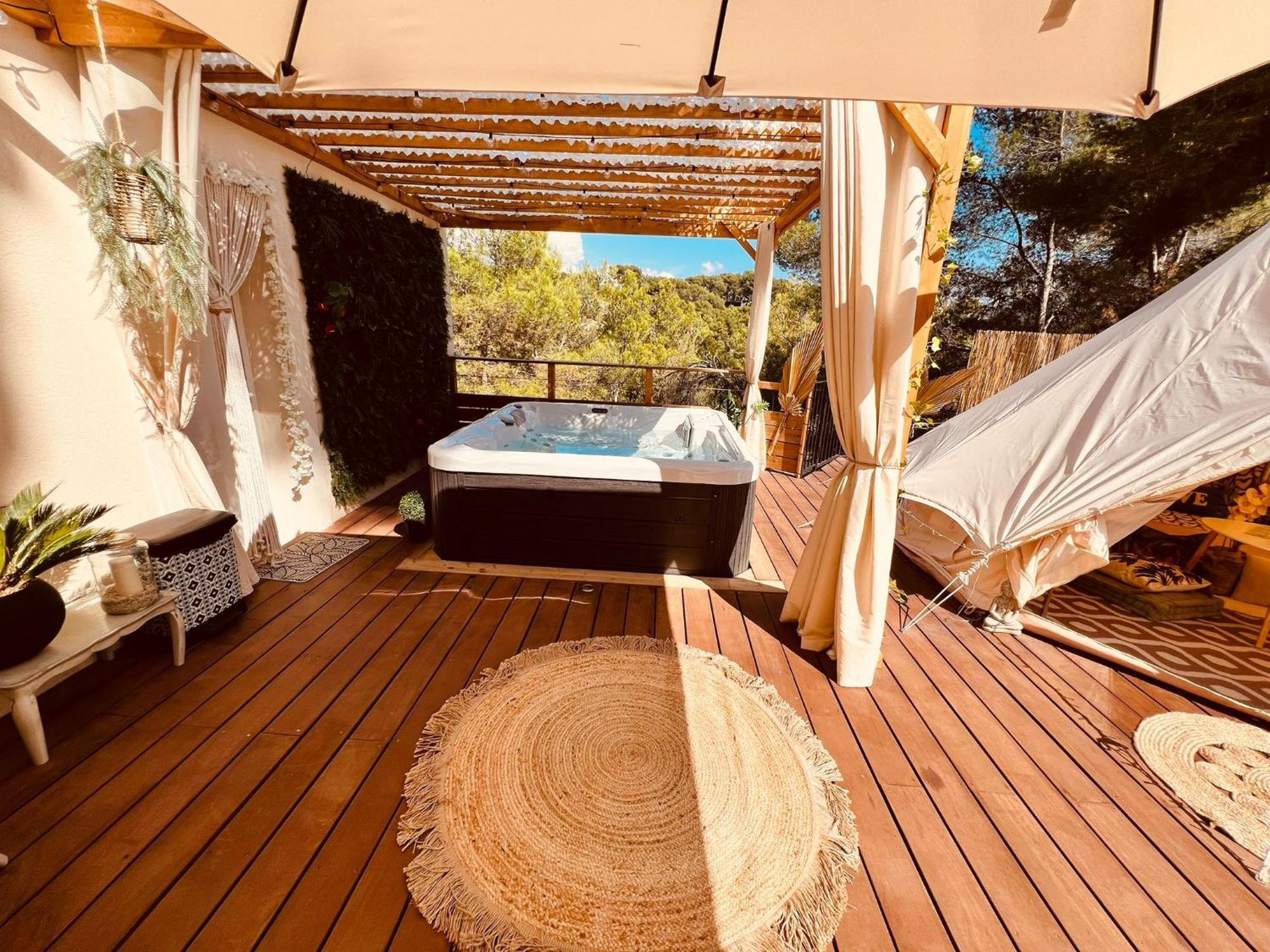Love Room Tente Lodge Spa Mfg Chez C&C, Exclusivement Reservee Aux Adultes Cantaron Exterior foto