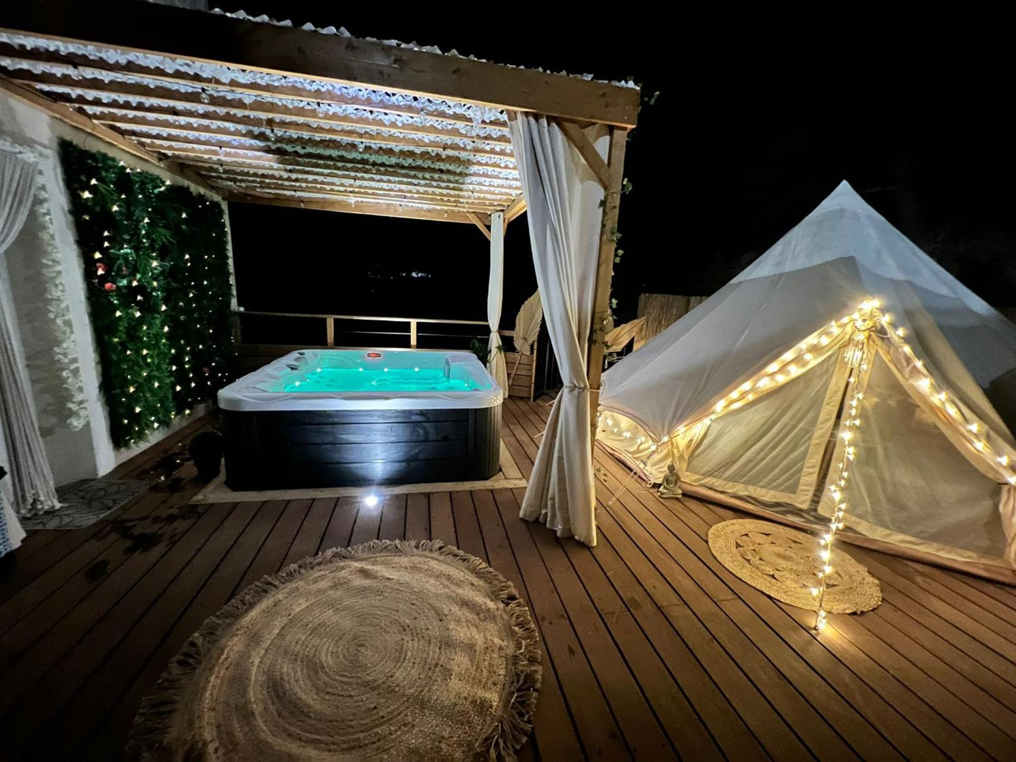 Love Room Tente Lodge Spa Mfg Chez C&C, Exclusivement Reservee Aux Adultes Cantaron Exterior foto