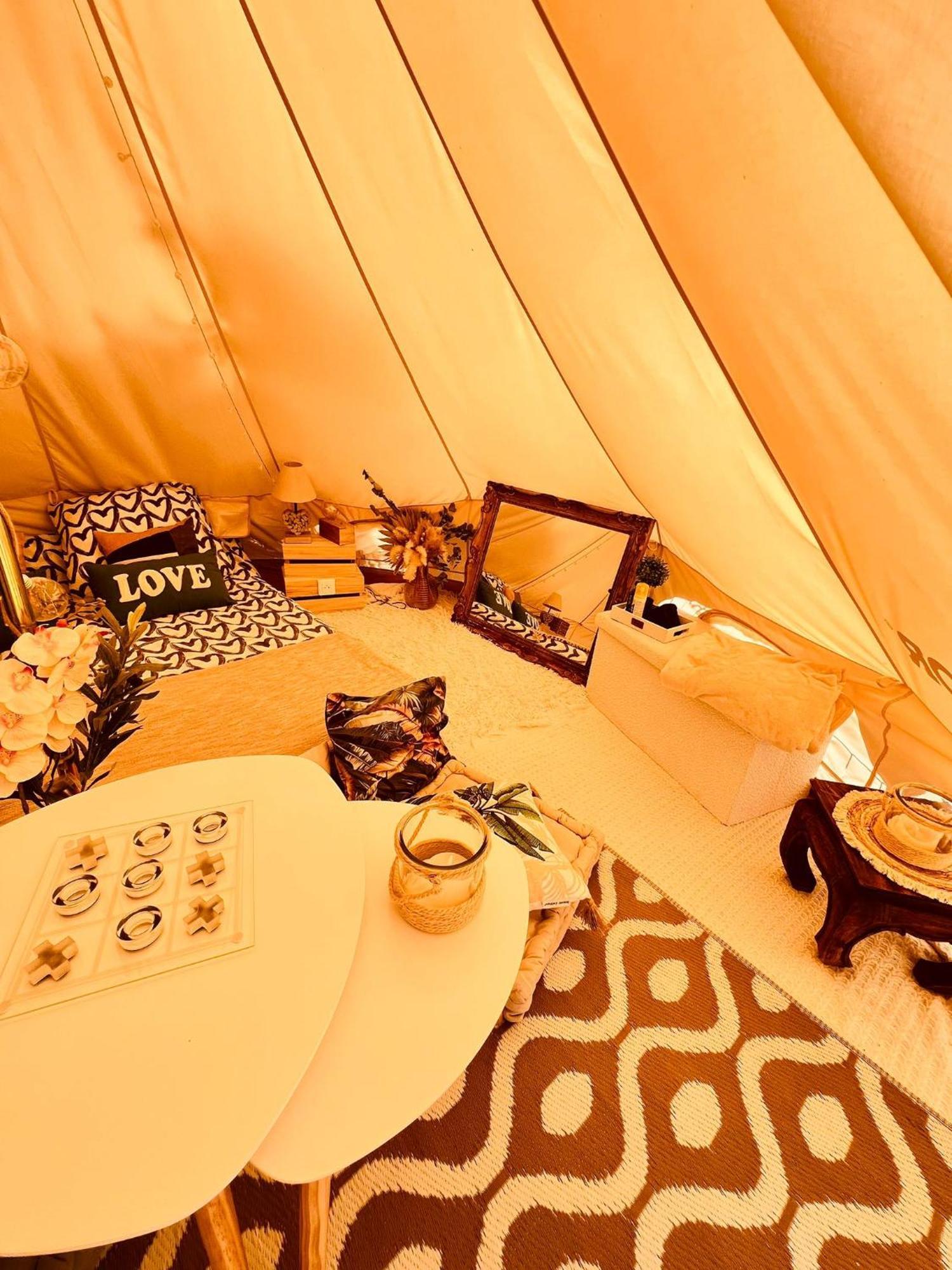 Love Room Tente Lodge Spa Mfg Chez C&C, Exclusivement Reservee Aux Adultes Cantaron Exterior foto